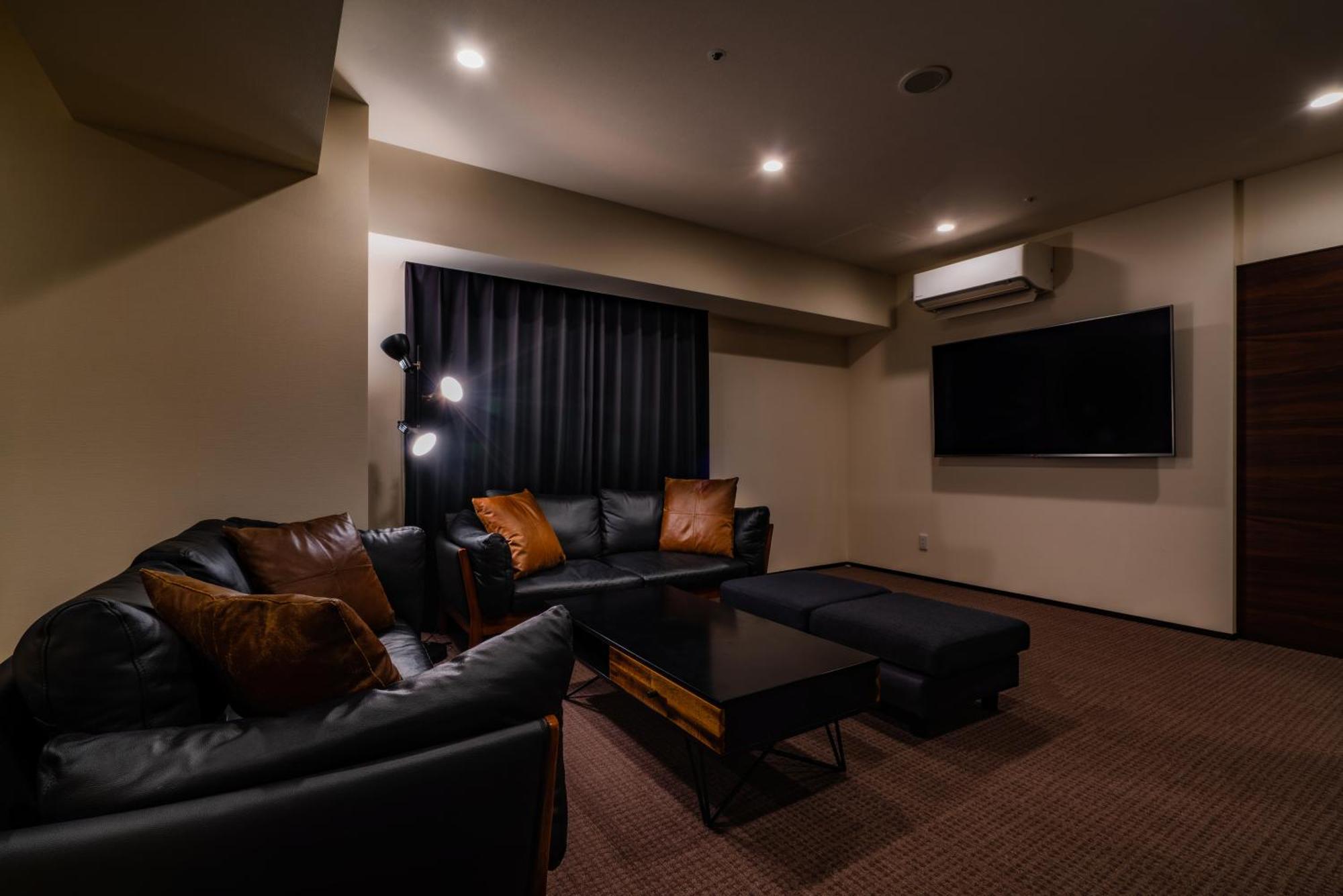 Randor Hotel Sapporo Suites Номер фото A private karaoke box in Japan