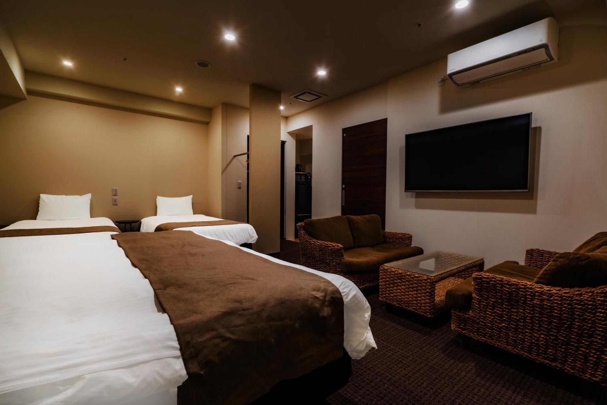 Randor Hotel Sapporo Suites Номер фото A room at the hotel