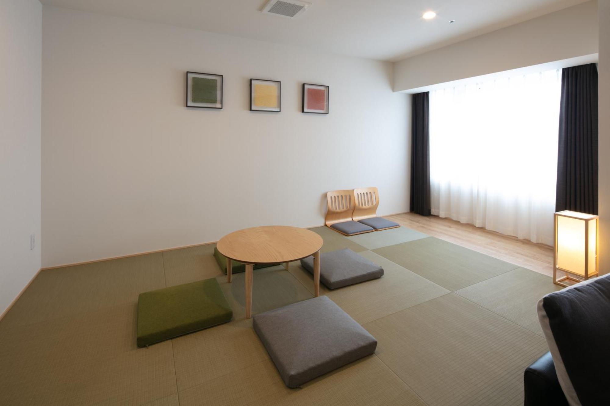 Randor Hotel Sapporo Suites Номер фото A room with a tatami floor