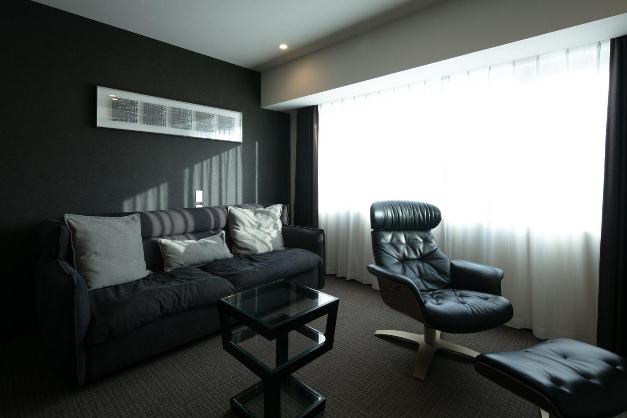 Randor Hotel Sapporo Suites Номер фото A living room in a private house